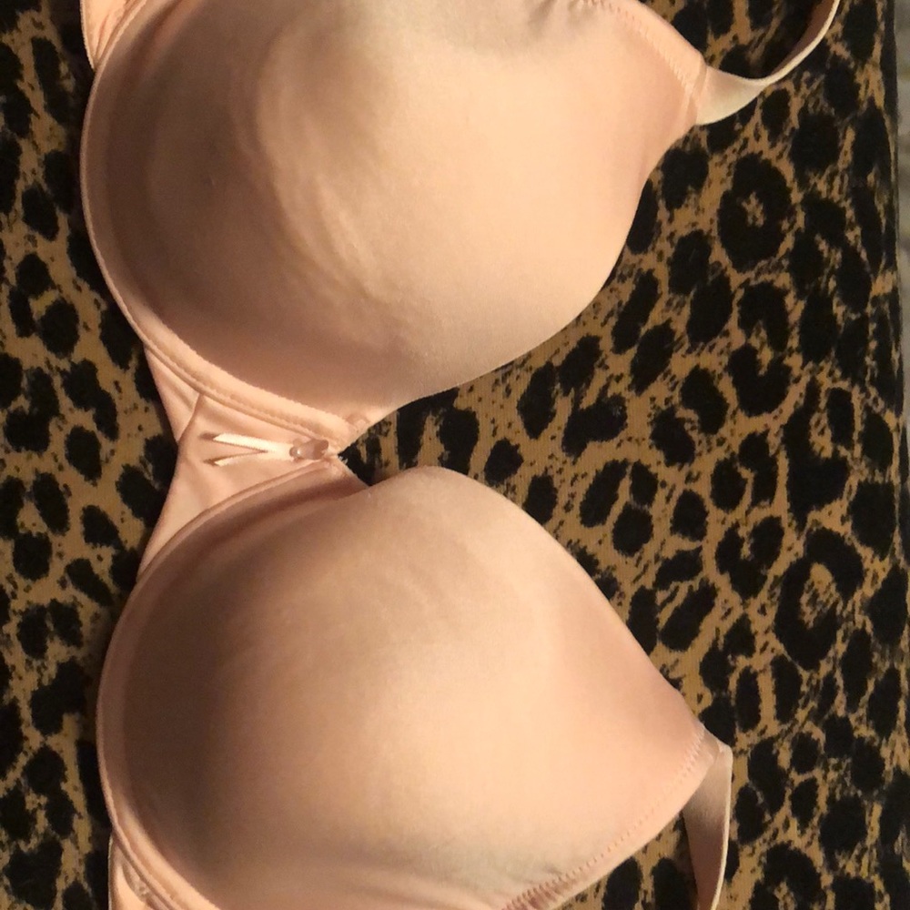 Barely Breezies 38B underwire tshirt bra